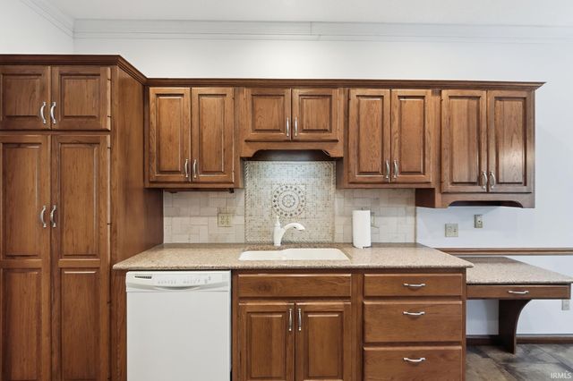 6719 Tralee Court, Fort Wayne, IN 46835