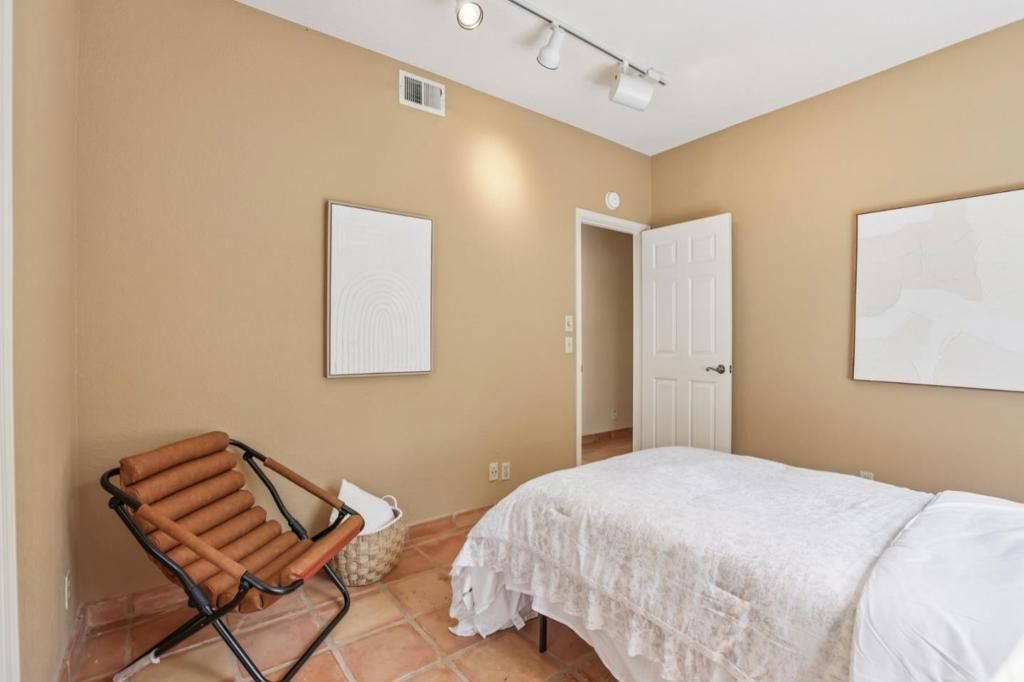 Image 22 of property listing at 801 Rebecca Privada, Mountain View, CA 94040