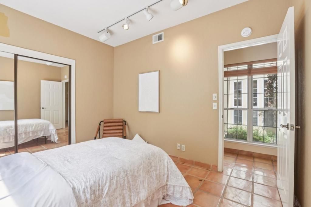 Image 23 of property listing at 801 Rebecca Privada, Mountain View, CA 94040