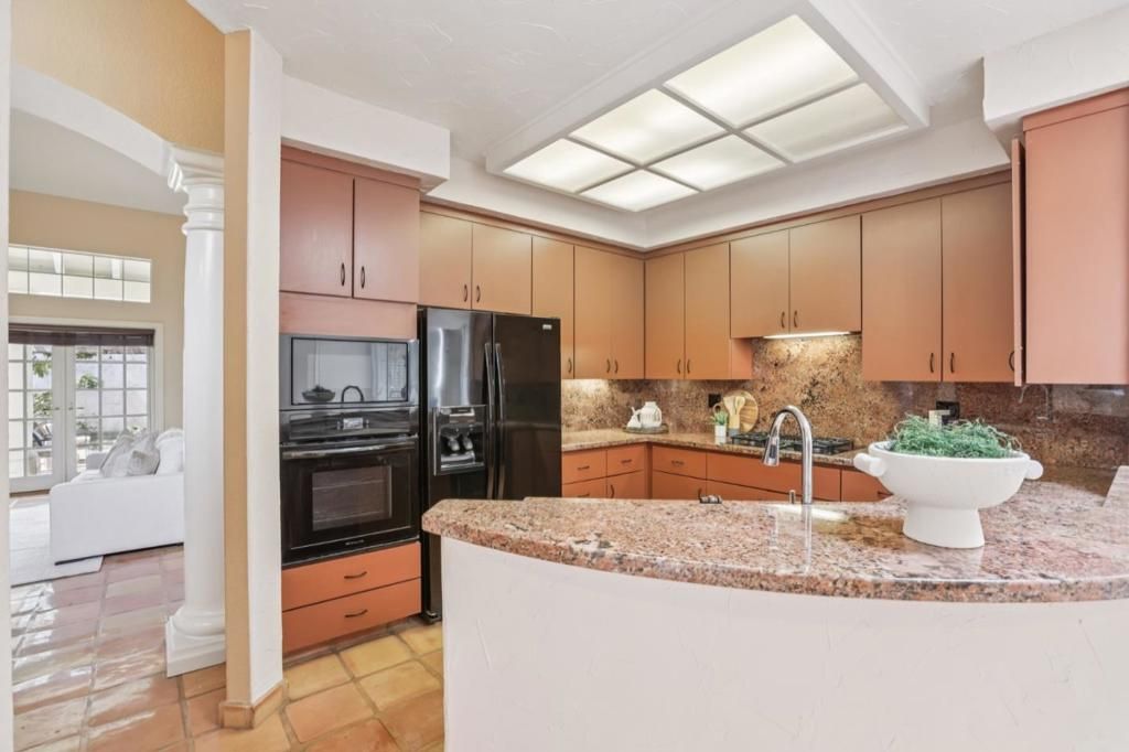 Image 24 of property listing at 801 Rebecca Privada, Mountain View, CA 94040