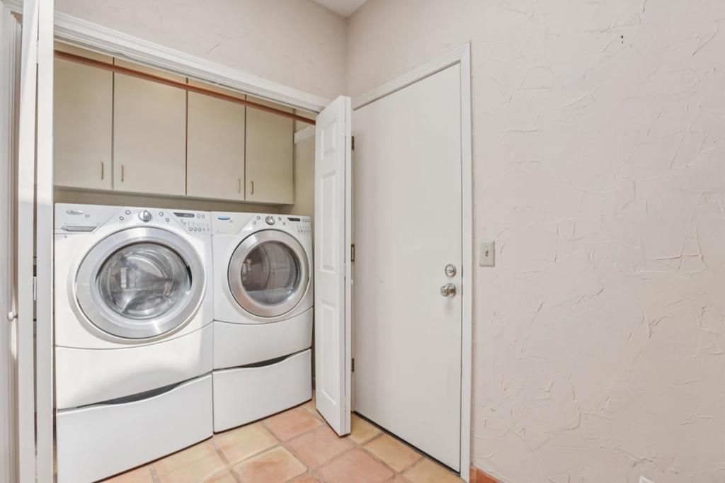 Image 28 of property listing at 801 Rebecca Privada, Mountain View, CA 94040