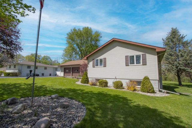 100 Stony Creek Circle, Mankato, MN 56001