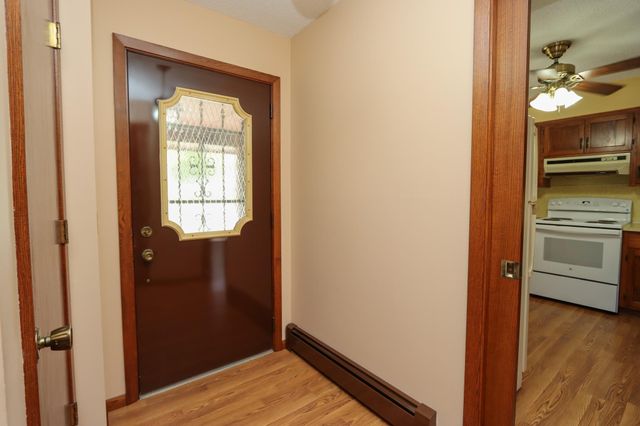 100 Stony Creek Circle, Mankato, MN 56001