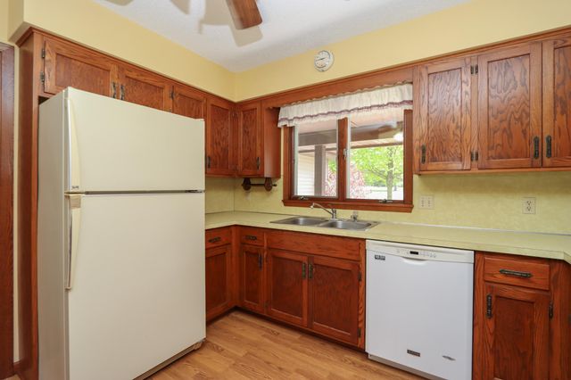 100 Stony Creek Circle, Mankato, MN 56001