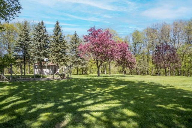 100 Stony Creek Circle, Mankato, MN 56001
