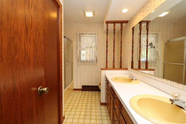 100 Stony Creek Circle, Mankato, MN 56001