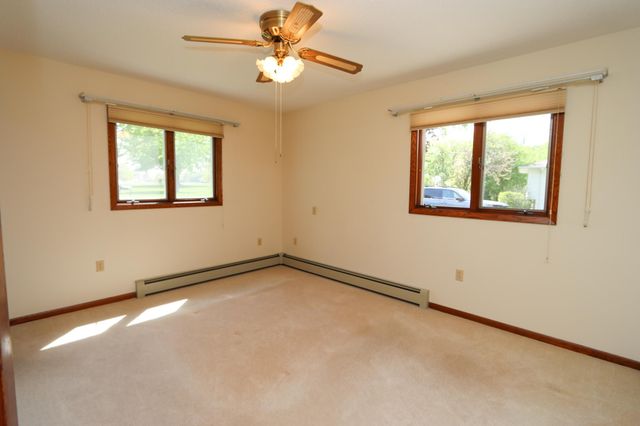 100 Stony Creek Circle, Mankato, MN 56001