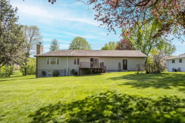 100 Stony Creek Circle, Mankato, MN 56001
