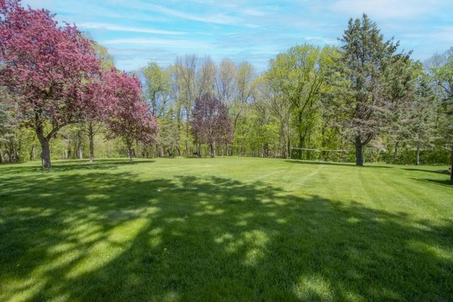 100 Stony Creek Circle, Mankato, MN 56001