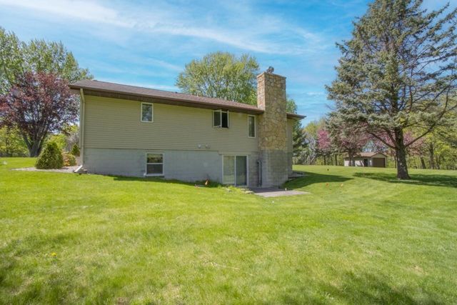 100 Stony Creek Circle, Mankato, MN 56001