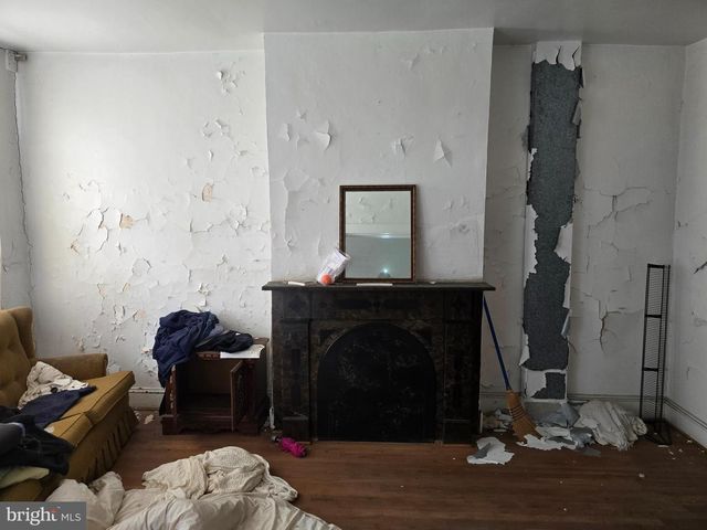 1725 E OLIVER ST, Baltimore, MD 21213