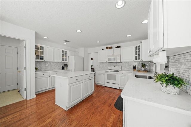 2052 PALO ALTO AVENUE, The Villages, FL 32159