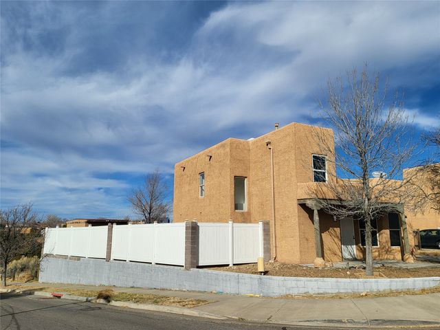 6085 Monte Verde, Santa Fe, NM 87507