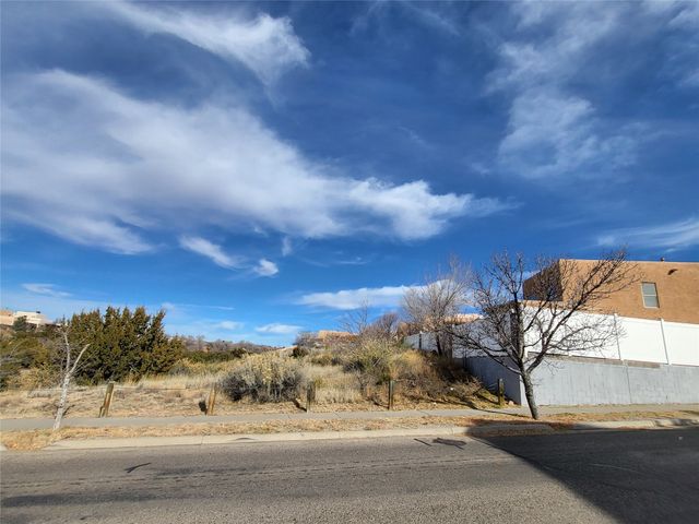 6085 Monte Verde, Santa Fe, NM 87507