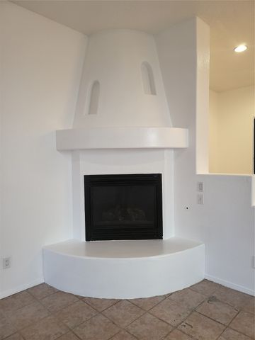 6085 Monte Verde, Santa Fe, NM 87507