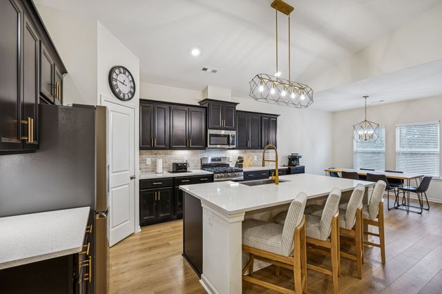 3915 Rivermont Way, Rockvale, TN 37153