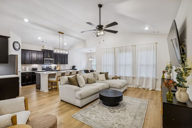 3915 Rivermont Way, Rockvale, TN 37153