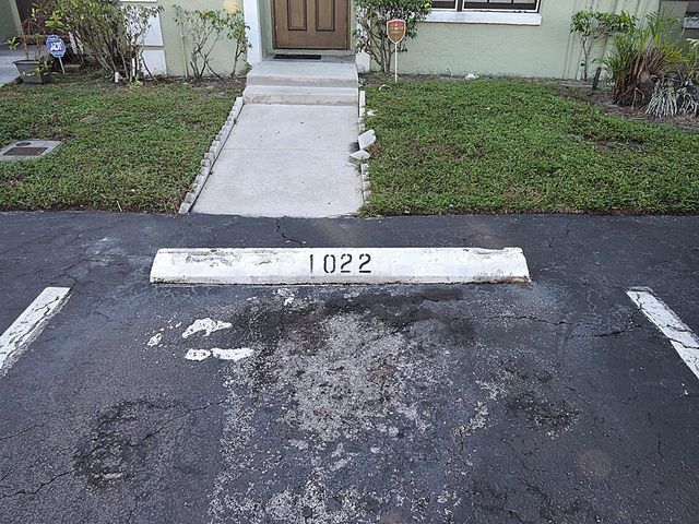 5040 Society Place E E, West Palm Beach, FL 33415