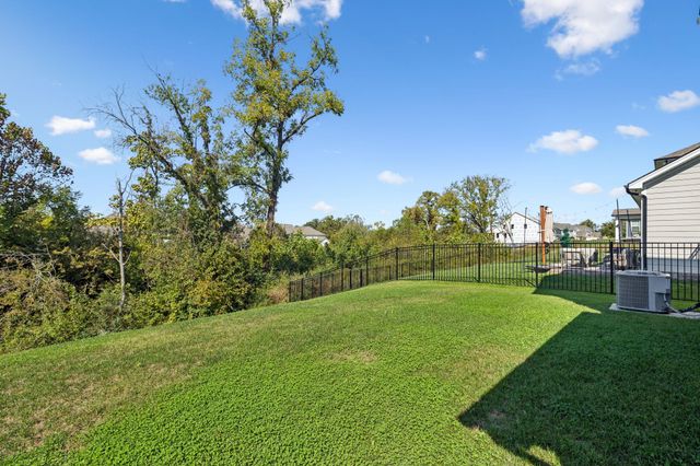 612 Conifer Dr, Spring Hill, TN 37174