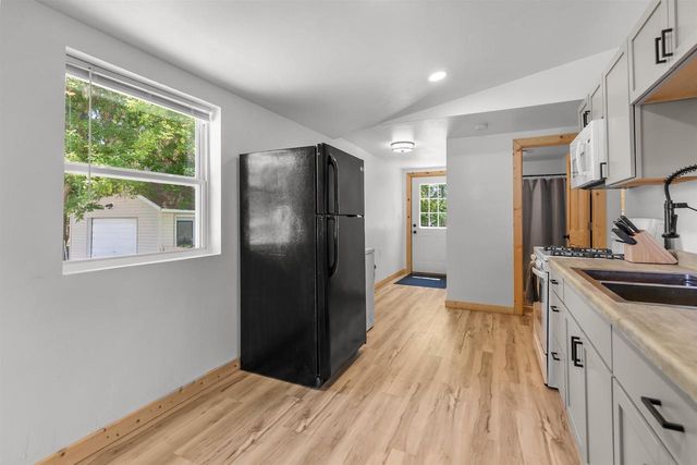 23 W NEVADA AVENUE, Oshkosh, WI 54901