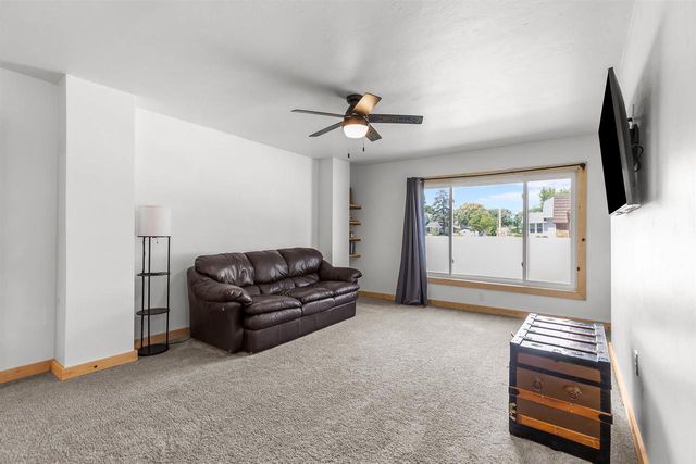 23 W NEVADA AVENUE, Oshkosh, WI 54901
