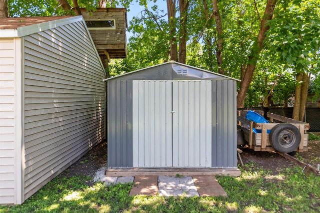 23 W NEVADA AVENUE, Oshkosh, WI 54901