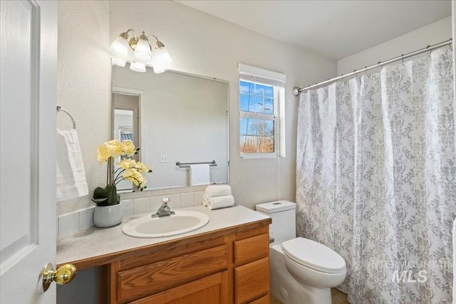 1510 S Ada St, Nampa, ID 83687