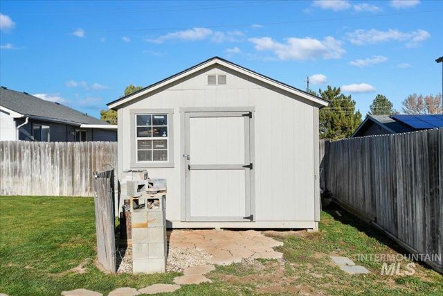 1510 S Ada St, Nampa, ID 83687