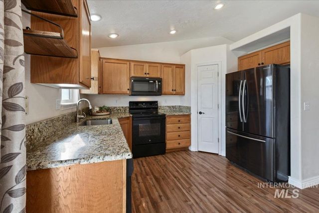 1510 S Ada St, Nampa, ID 83687