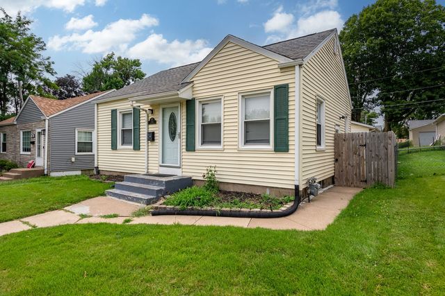 728 24th Street, Bettendorf, IA 52722