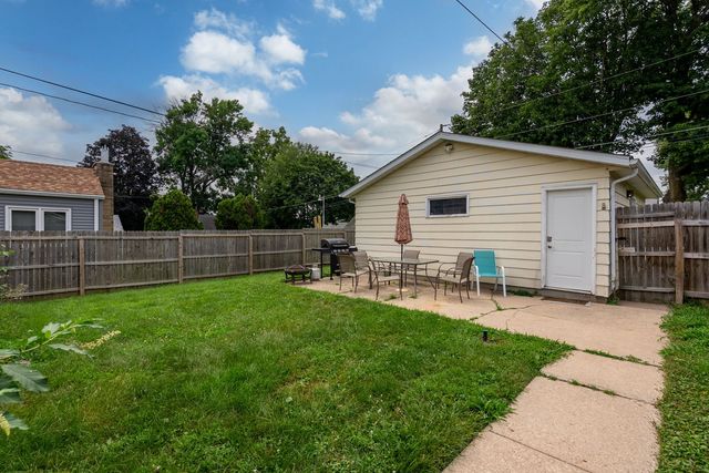 728 24th Street, Bettendorf, IA 52722