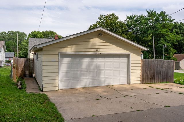 728 24th Street, Bettendorf, IA 52722