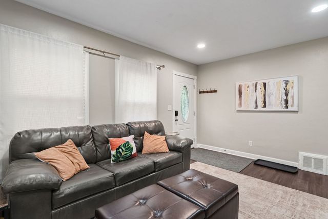 728 24th Street, Bettendorf, IA 52722