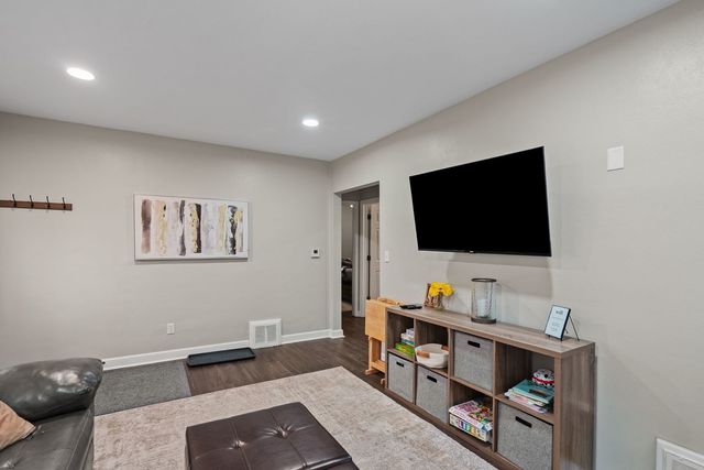 728 24th Street, Bettendorf, IA 52722