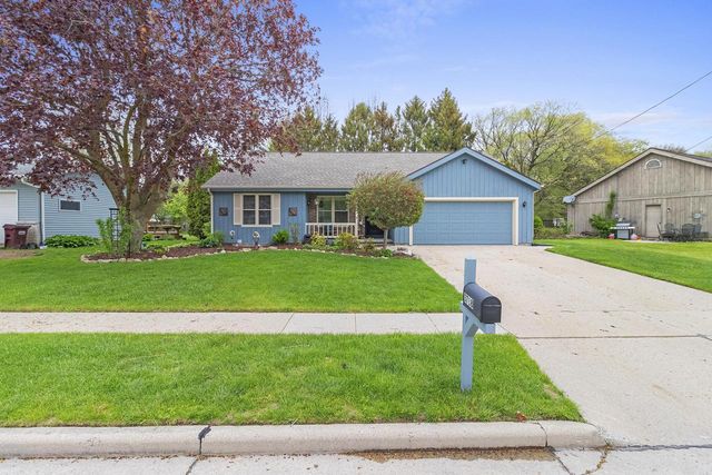 3718 Shepherd LANE, Manitowoc, WI 54220