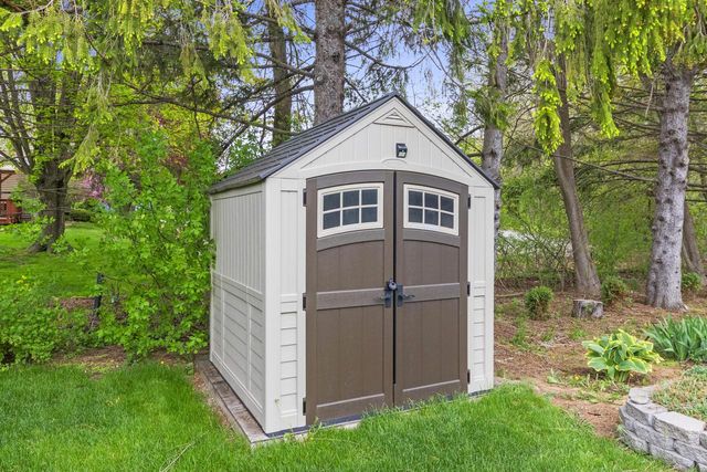 3718 Shepherd LANE, Manitowoc, WI 54220