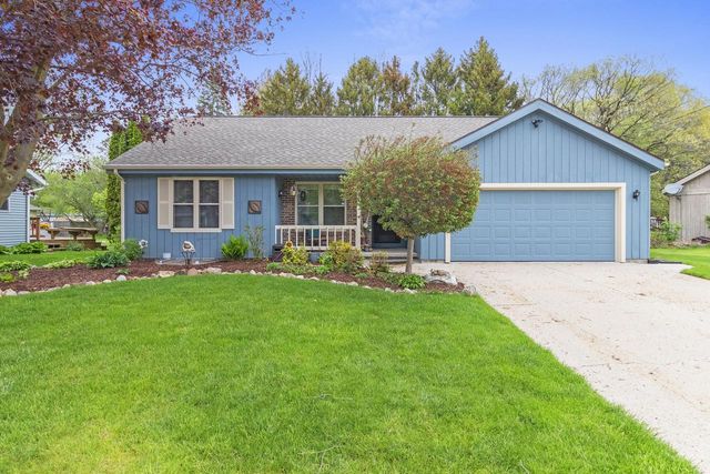 3718 Shepherd LANE, Manitowoc, WI 54220