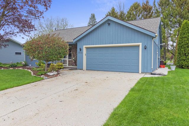 3718 Shepherd LANE, Manitowoc, WI 54220