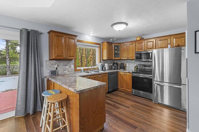 3718 Shepherd LANE, Manitowoc, WI 54220