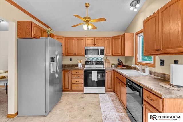 4932 S 56th Street, Lincoln, NE 68516