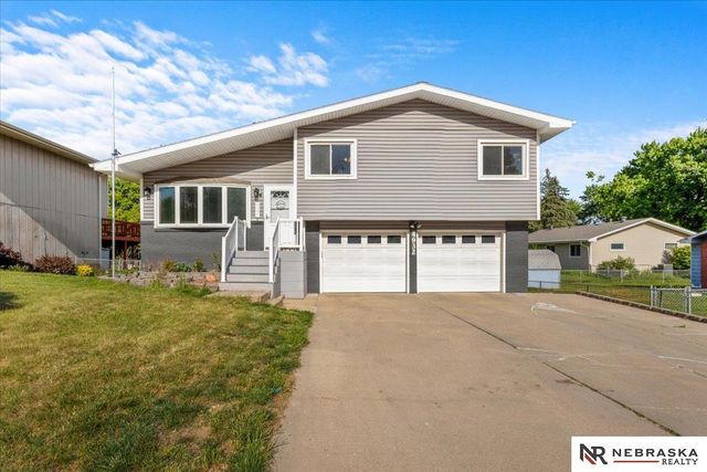 4932 S 56th Street, Lincoln, NE 68516