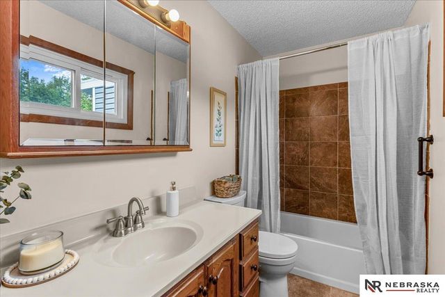 4932 S 56th Street, Lincoln, NE 68516