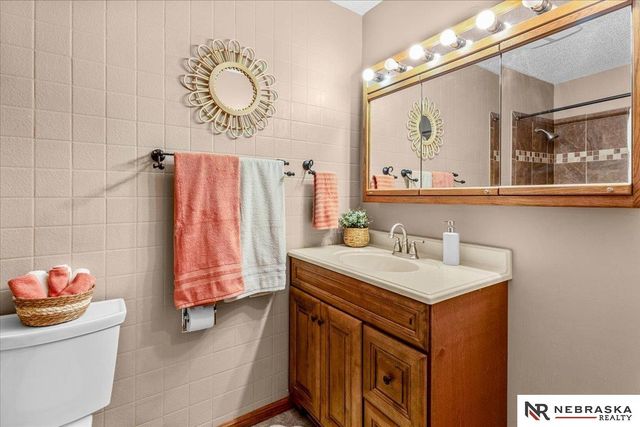 4932 S 56th Street, Lincoln, NE 68516