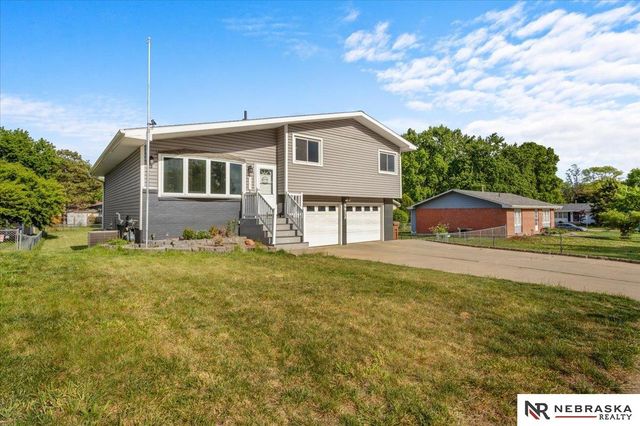 4932 S 56th Street, Lincoln, NE 68516