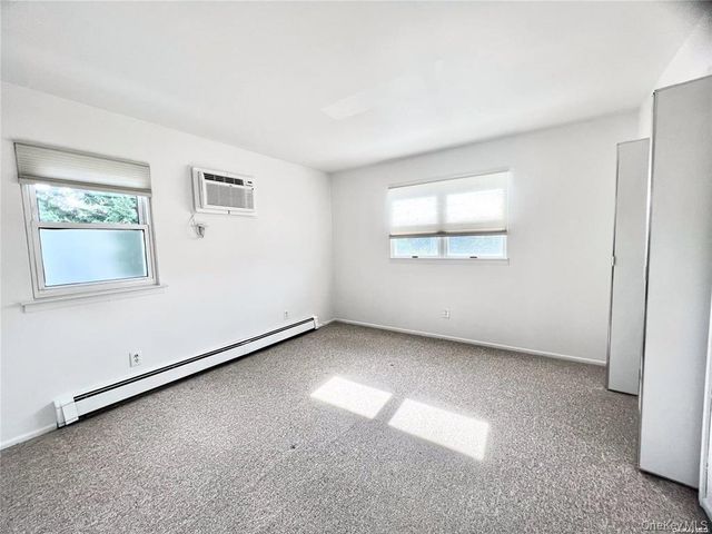 4 Ashwood Road A, Port Washington, NY 11050