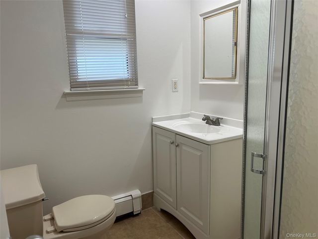 4 Ashwood Road A, Port Washington, NY 11050