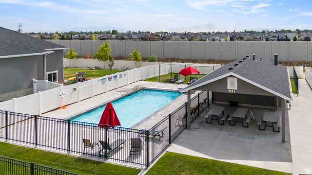 3098 W 725 S, Syracuse, UT 84075