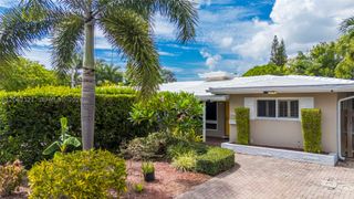 2115 NE 15th Ave, Wilton Manors, FL 33305