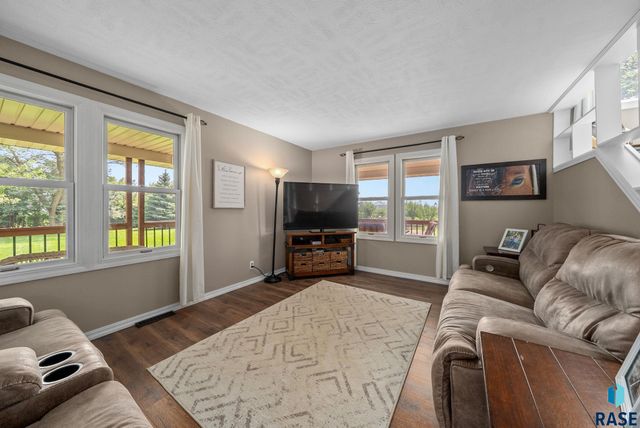 27151 479th Ave Avenue, Harrisburg, SD 57032