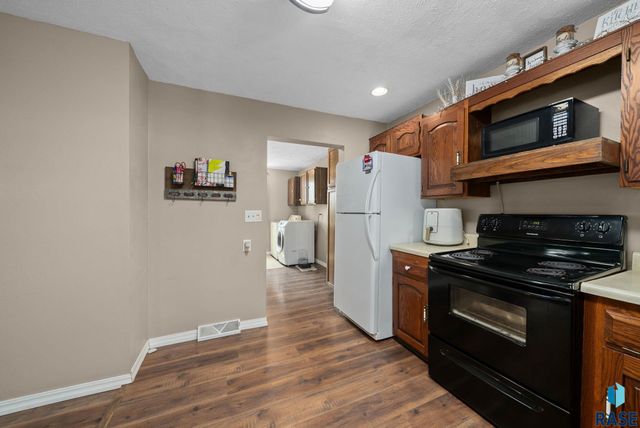 27151 479th Ave Avenue, Harrisburg, SD 57032